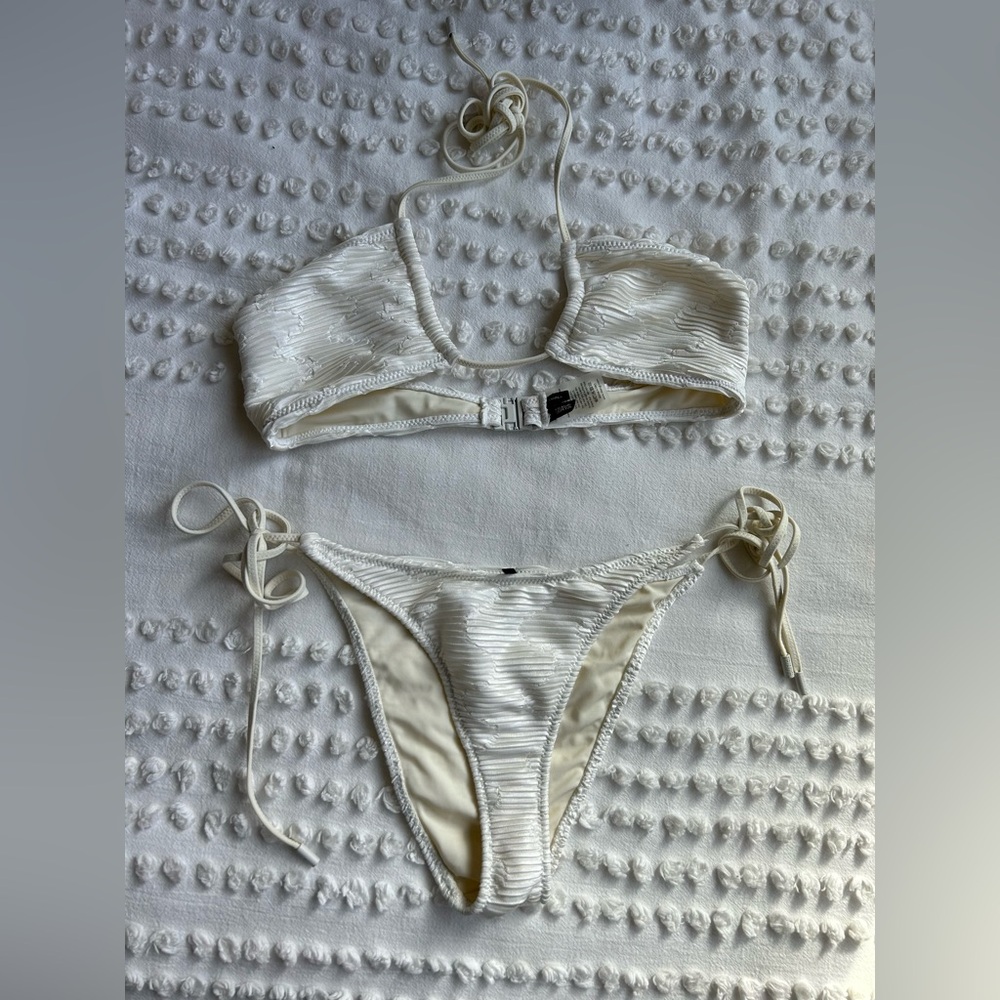 Triangl Ribbed White Bikiki